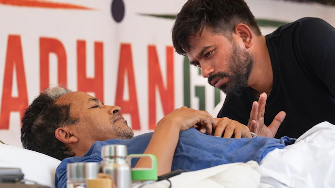 সোণম ৱাংছুক অনশন ১৮ দিনত দিল্লী যন্তৰ মন্তৰত স্বাস্থ্য অৱনতি